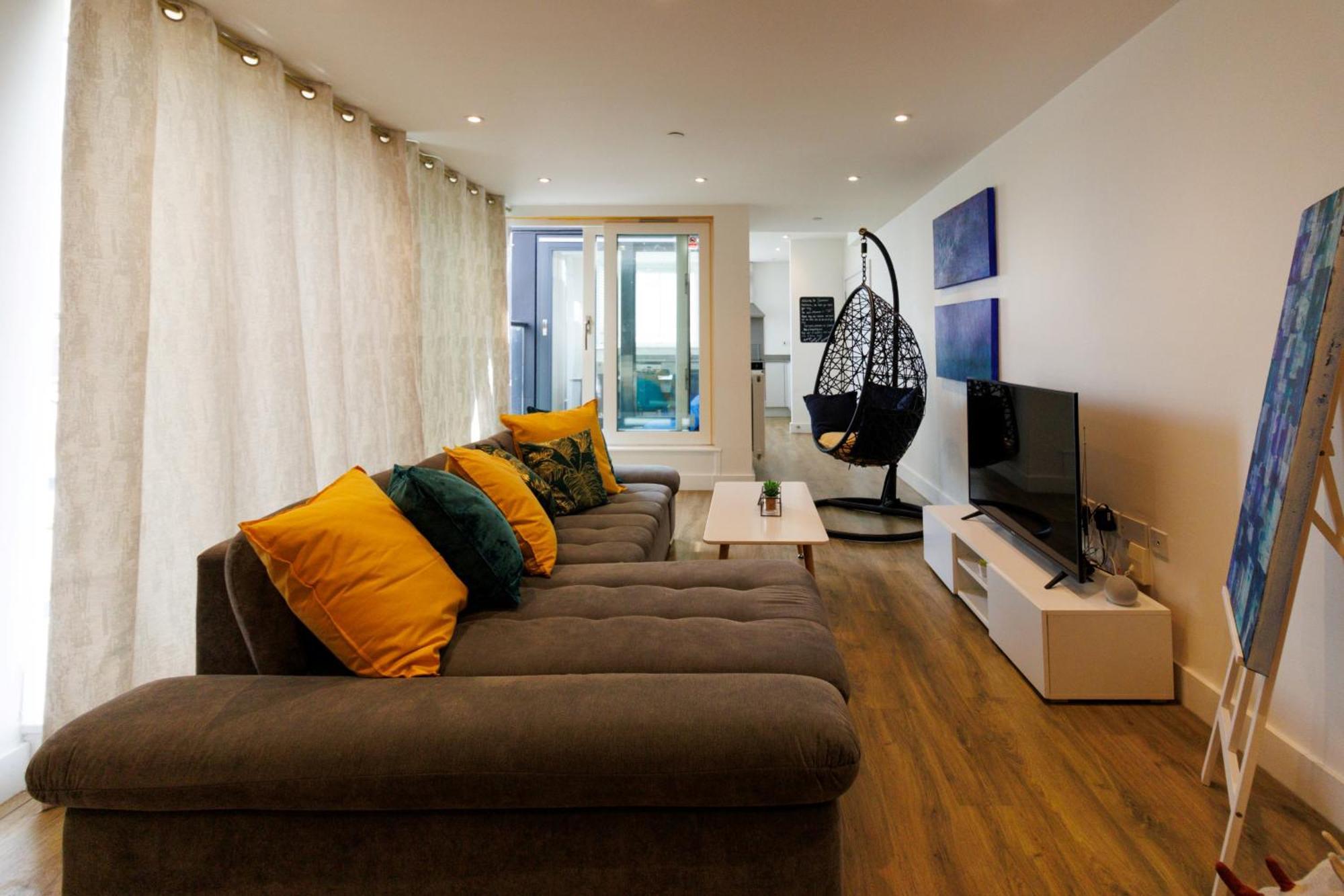 City Centre, Sleeps 7, Stunning Views & Parking, Interconnected Rooms Long Stay Work Contractor Leisure, Diamond Penthouse CBG Extérieur photo