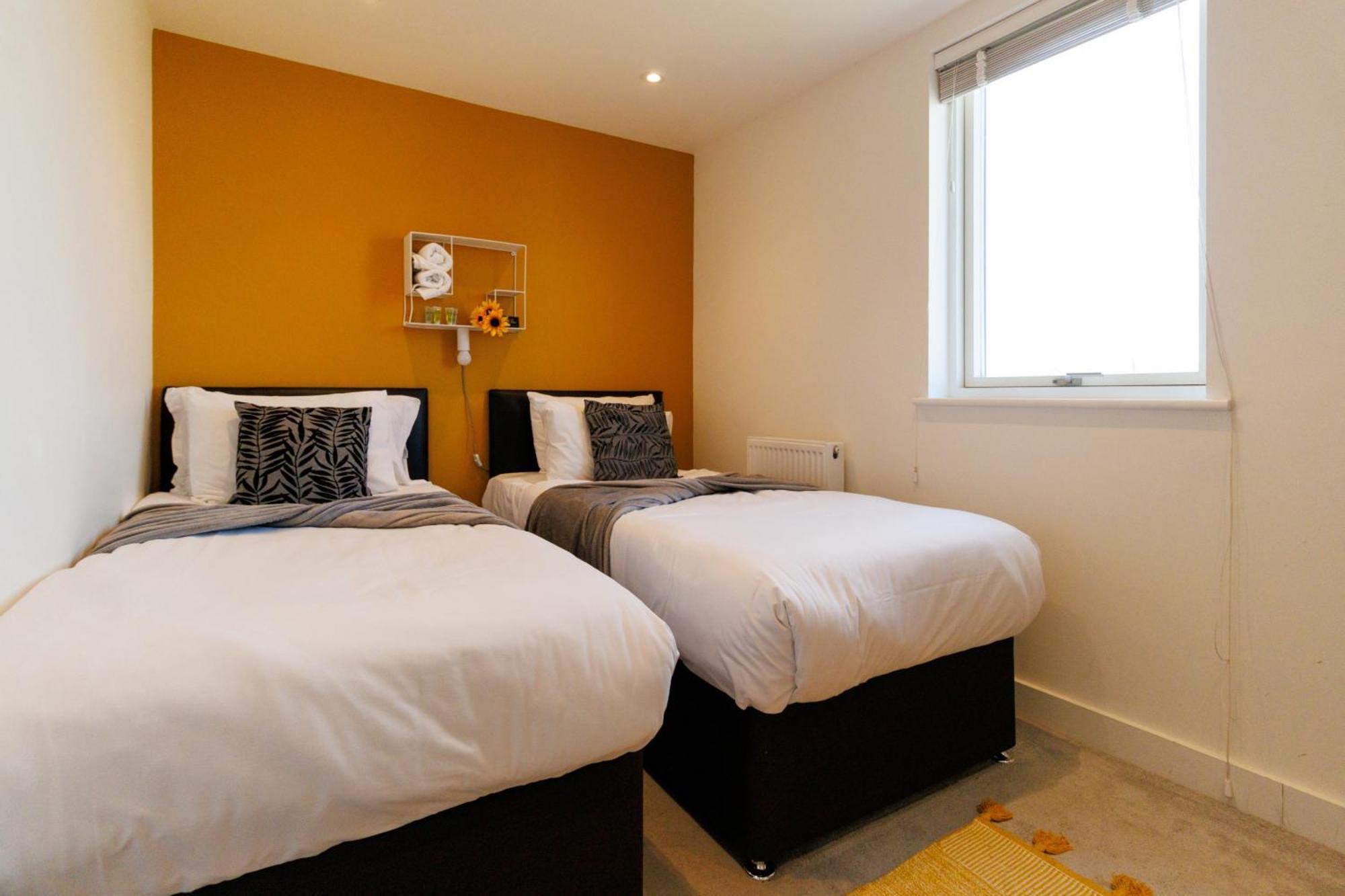 City Centre, Sleeps 7, Stunning Views & Parking, Interconnected Rooms Long Stay Work Contractor Leisure, Diamond Penthouse CBG Extérieur photo