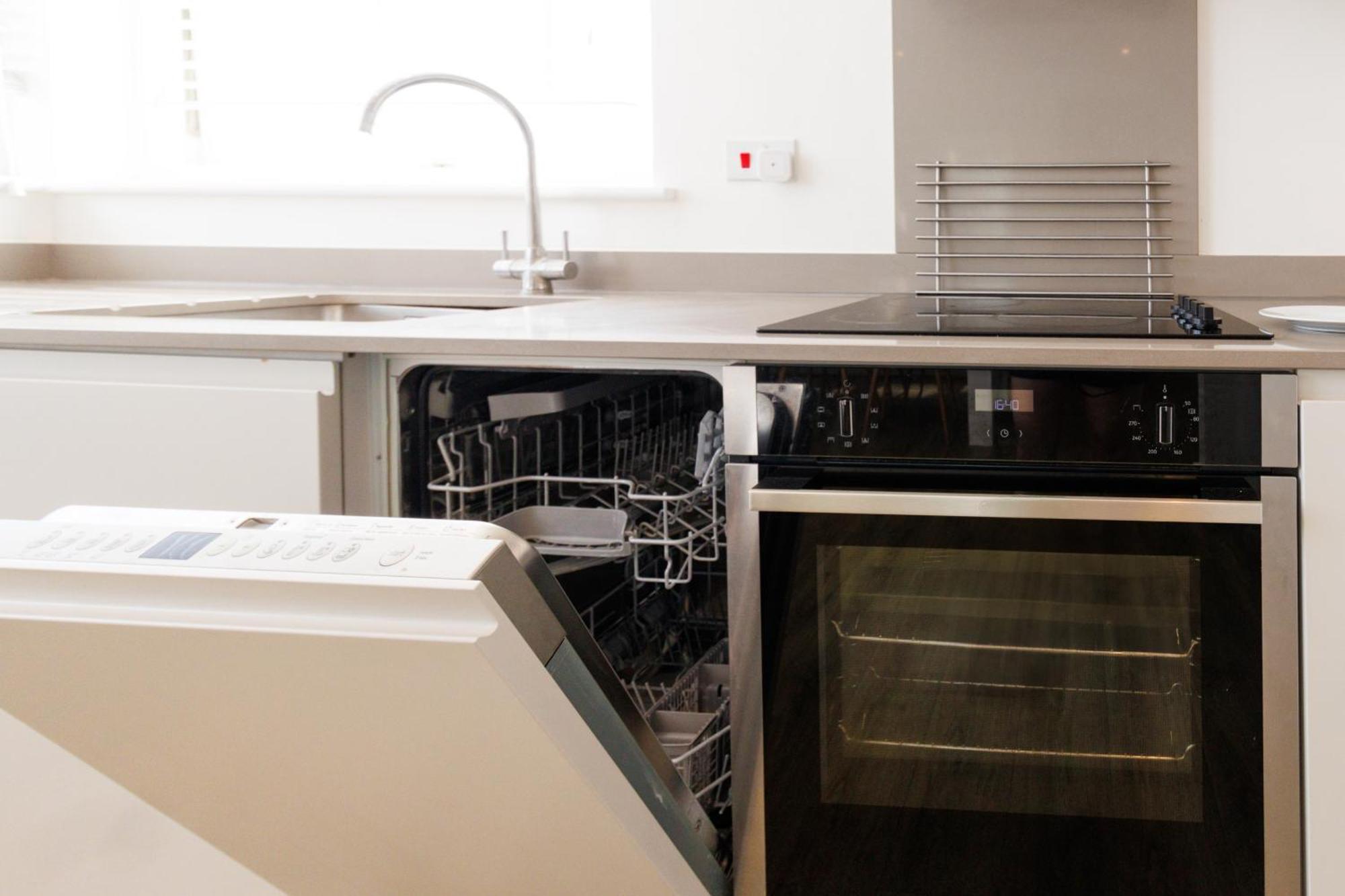 City Centre, Sleeps 7, Stunning Views & Parking, Interconnected Rooms Long Stay Work Contractor Leisure, Diamond Penthouse CBG Extérieur photo