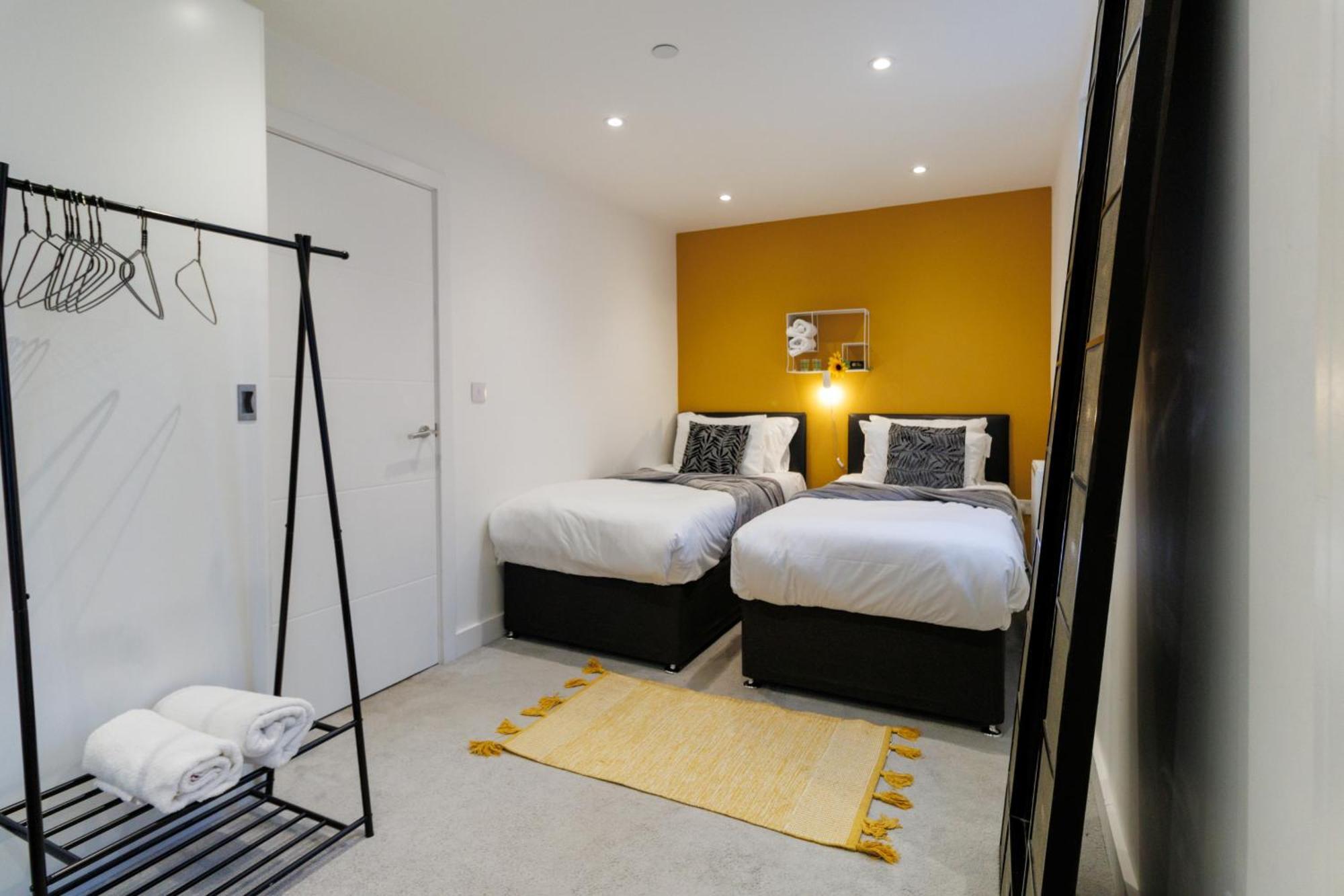 City Centre, Sleeps 7, Stunning Views & Parking, Interconnected Rooms Long Stay Work Contractor Leisure, Diamond Penthouse CBG Extérieur photo