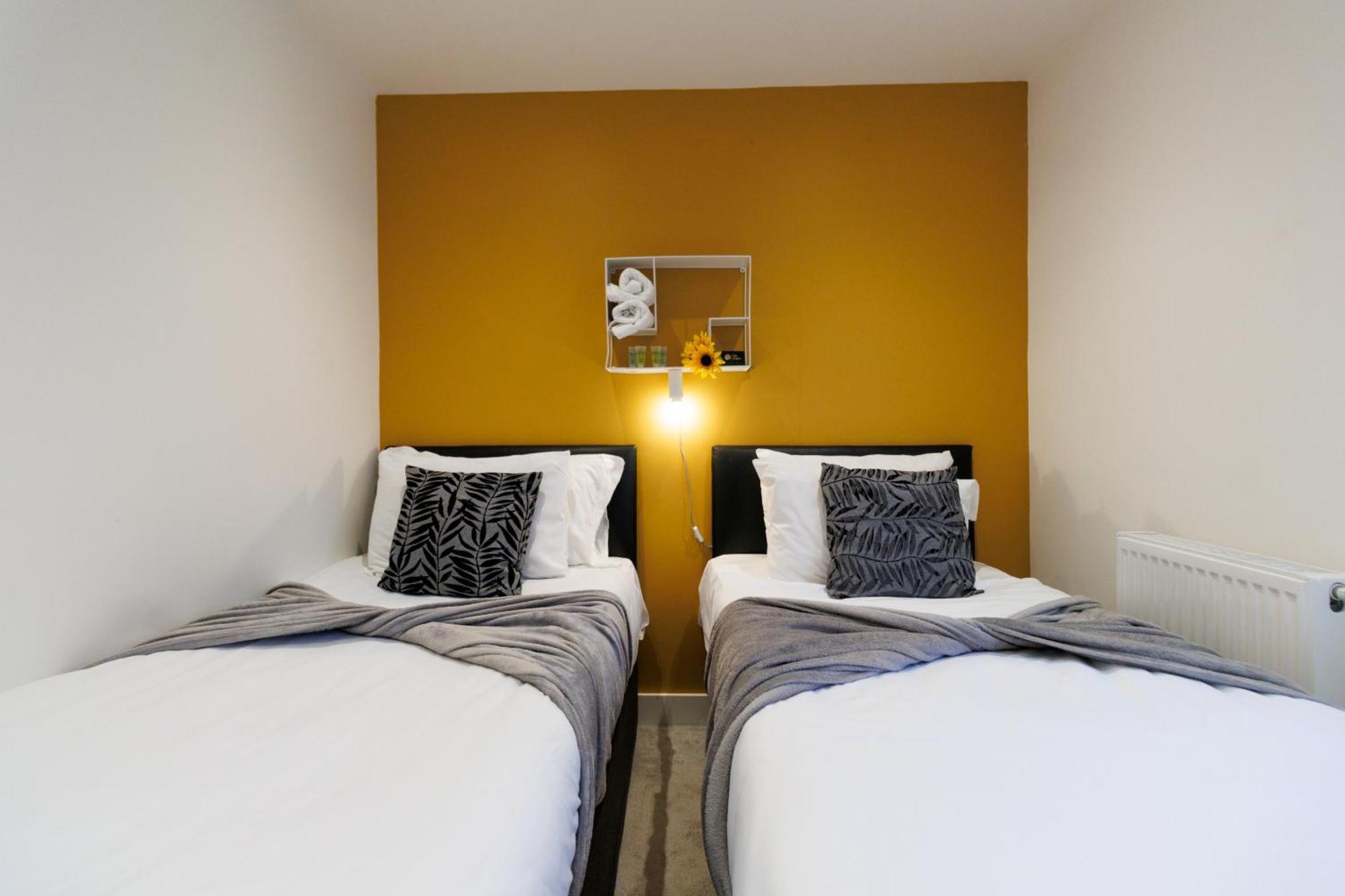 City Centre, Sleeps 7, Stunning Views & Parking, Interconnected Rooms Long Stay Work Contractor Leisure, Diamond Penthouse CBG Extérieur photo