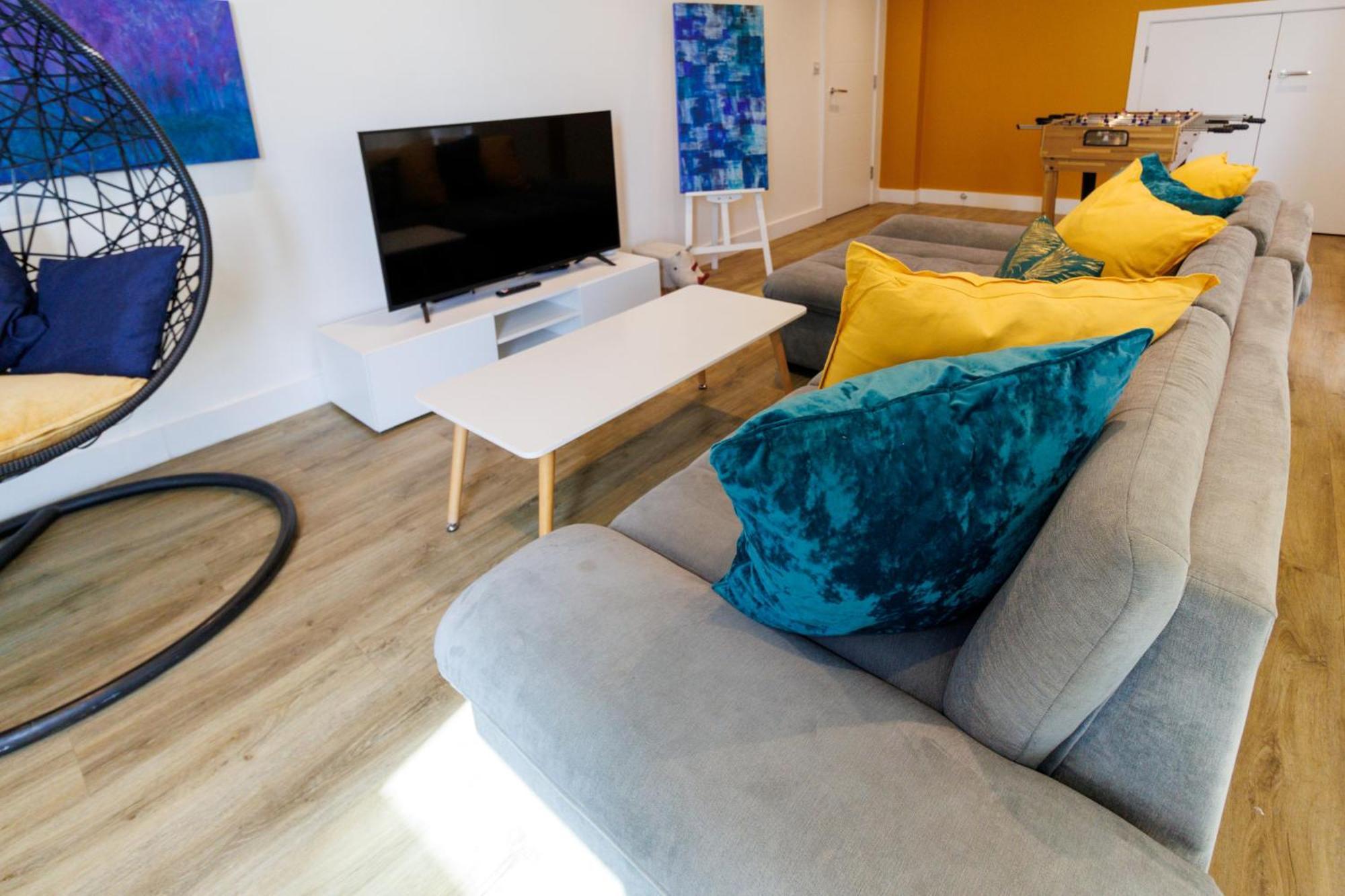 City Centre, Sleeps 7, Stunning Views & Parking, Interconnected Rooms Long Stay Work Contractor Leisure, Diamond Penthouse CBG Extérieur photo